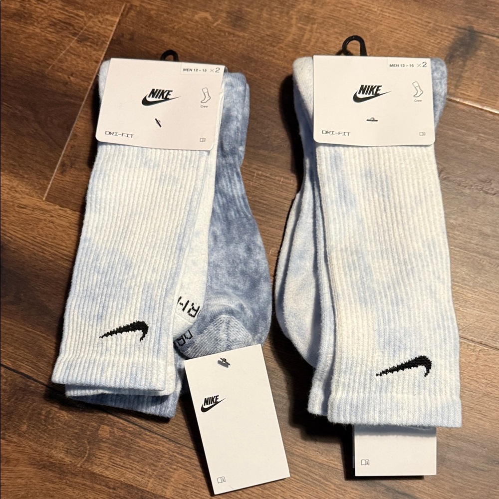 Nike Athletic Socks DRI Fit in Blue and White tie-dye NWT